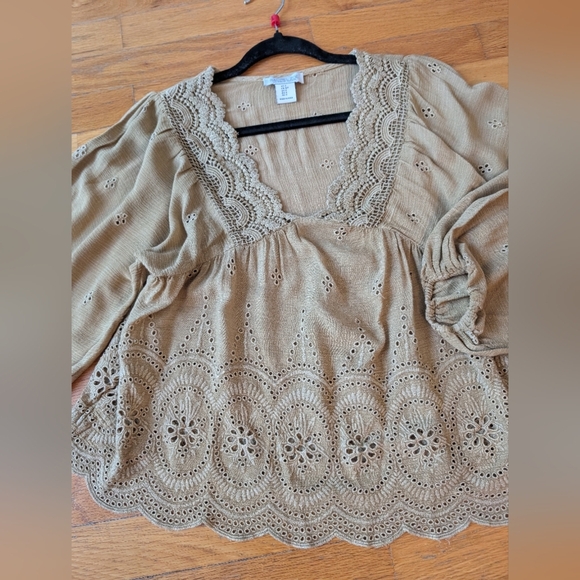 39. Tan Eyelet Blouse with Scalloped Hem - Picture 1 of 4